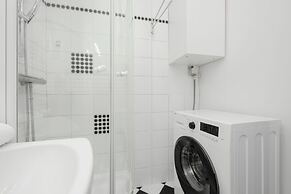 Sunny Heart of Warsaw by Renters