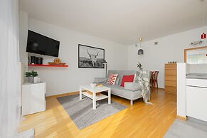 Sunny Heart of Warsaw by Renters