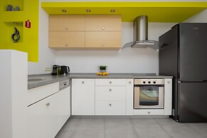 Sunny Heart of Warsaw by Renters