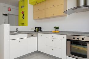 Sunny Heart of Warsaw by Renters