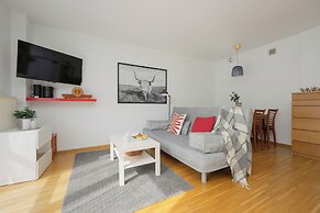 Sunny Heart of Warsaw by Renters