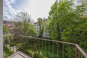 Sunny Heart of Warsaw by Renters