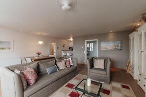 Les Dunes Apartment in De Haan Near Sea Beach