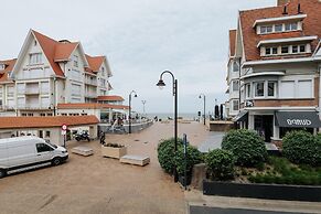 Les Dunes Apartment in De Haan Near Sea Beach