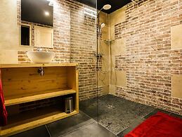Cottage in Valloire With Ski-storage