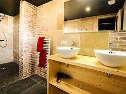 Cottage in Valloire With Ski-storage