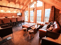 Cottage in Valloire With Ski-storage