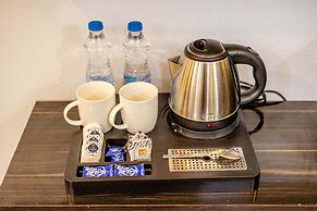 Lime Tree Hotel and Banquet Huda Metro