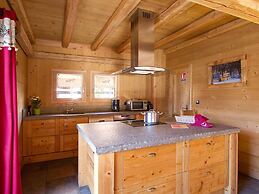 Beautiful Chalet With Sauna and Private Pool