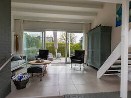 Spacious Holiday Home With Garden