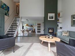 Spacious Holiday Home With Garden