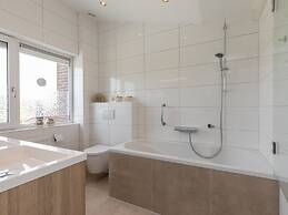 Spacious Holiday Home With Garden