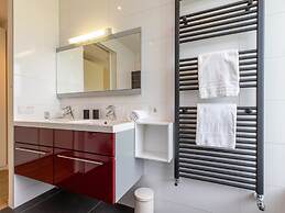 Spacious Holiday Home With Garden