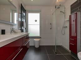 Spacious Holiday Home With Garden