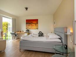 Spacious Holiday Home With Garden