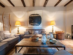 Beautiful Holiday Home With Private Pool