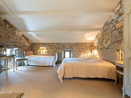 Beautiful Holiday Home With Private Pool