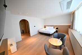 JungGam Hotel