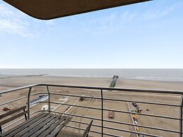 Cosy Studio With sea and Beach Views