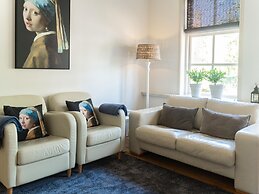 Lush Holday Home With Garden Near sea