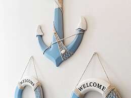 Lush Holday Home With Garden Near sea