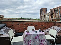 Apartment Sleeps 4 With Free Parking
