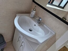 Immaculate 2-bed Apartment in London