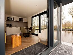 Nice Houseboat With a Terrace