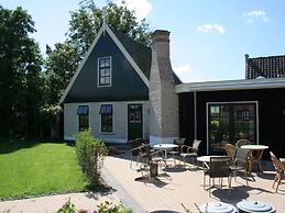 Charming Chalet With Spacious Garden