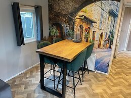 Charming Chalet With Spacious Garden