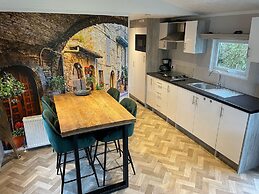 Charming Chalet With Spacious Garden