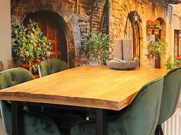 Charming Chalet With Spacious Garden