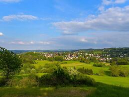 Beautiful Querbach hut With Spring Water