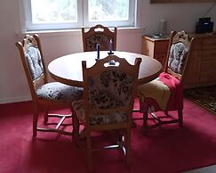 Beautiful Querbach hut With Spring Water