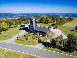 Beautiful Querbach hut With Spring Water
