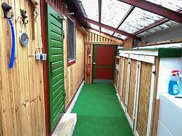 Beautiful Querbach hut With Spring Water