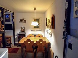 Beautiful Querbach hut With Spring Water