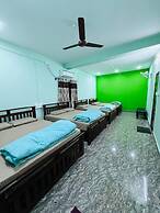 Livin Waves Beach stay and cafe