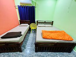 Livin Waves Beach stay and cafe