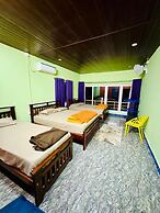 Livin Waves Beach stay and cafe