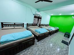 Livin Waves Beach stay and cafe