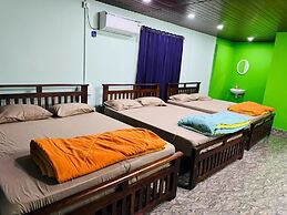 Livin Waves Beach stay and cafe