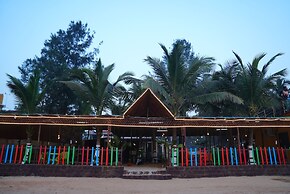 Livin Waves Beach stay and cafe