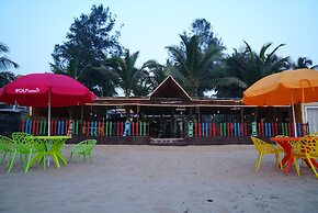 Livin Waves Beach stay and cafe