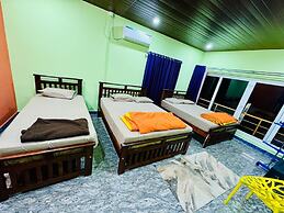 Livin Waves Beach stay and cafe