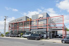 Minimalist Modern Nea Kifisia Studio