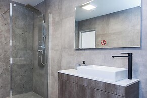 Minimalist Modern Nea Kifisia Studio