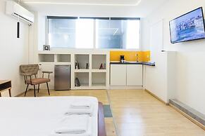 Minimalist Modern Nea Kifisia Studio