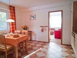 Pleasant Apartment in Suddorf