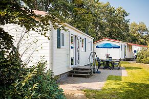 Chalet by the Water in Leukermeer